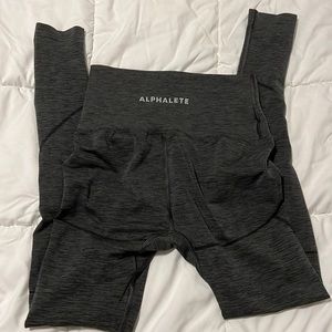 Alphalete leggings NEEDS repair